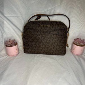 MICHAEL KORS Jet Set Travel Medium Logo Dome Crossbody Bag